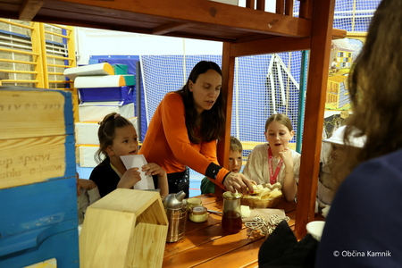 Ko v naši dolini zadiši  (29)